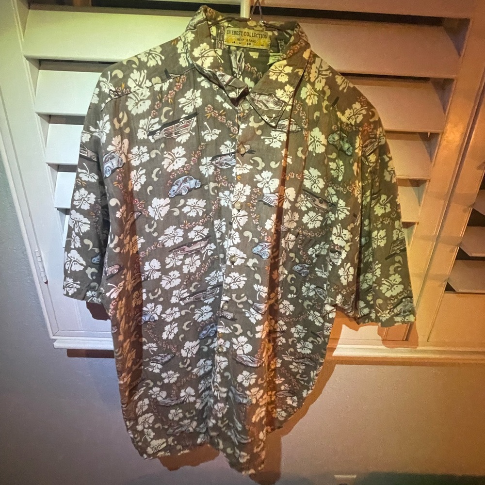 Vintage Hawaiian hot rod and Floral Button-Up Shirt